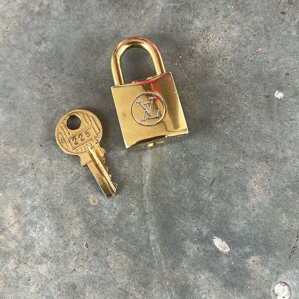 Vintage Louis Vuitton 🔐225 - Picture 4 of 13